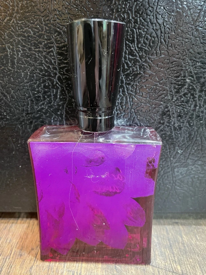 黑色紫水晶签名香水沐浴与身体工作 2.5 盎司喷雾彩色毛巾 — 第 2/2 张图片