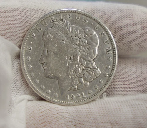 1921 S US Morgan Silver Dollar $1 XF+ (Cleaned)