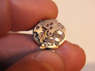 Mécanisme De Montre Ancien Tissot - 17 Rubis - Pièce D'occasion Pour Collection Ou Réparation