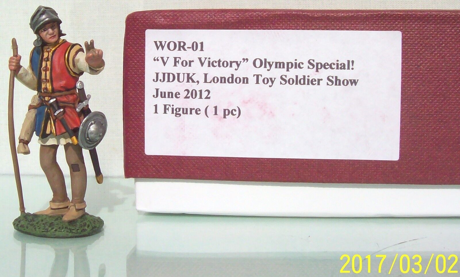 Larry got a toy soldier. Джон Дженкинс солдатики. Книжка-малышка на тему the Toy Soldiers. Описание игрушки солдатика. Special.Olympic Victory meme.