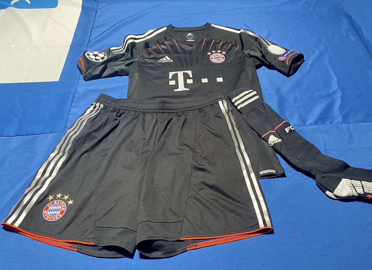 BAYERN MUNICH 2012-13 #31 SCHWEINSTEIGER UCL MATCH ISSUE UN WORN