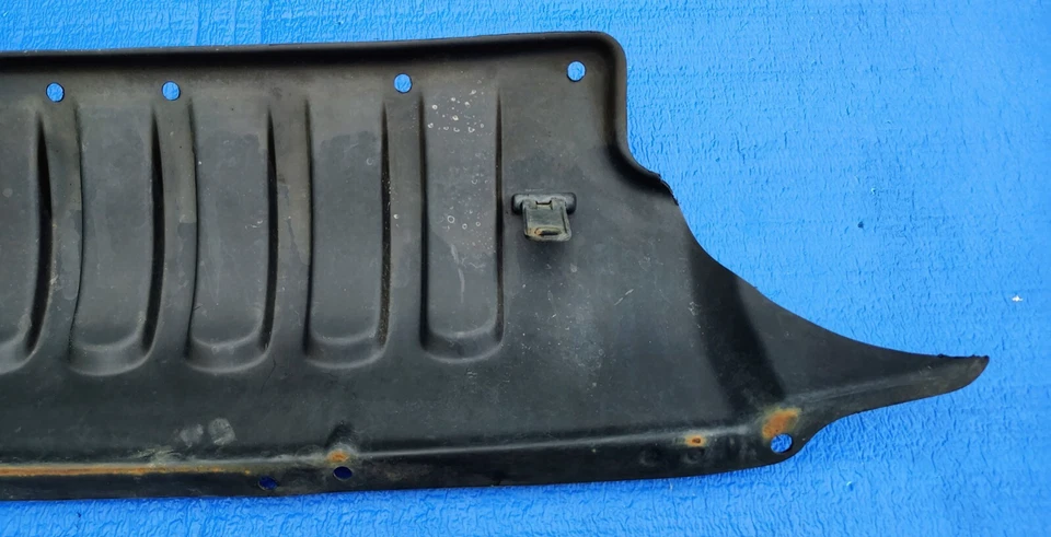 PARAGOLPES DELANTERO JEEP WRANGLER JK OEM CIERRE INFERIOR PANEL PROTECTOR ESCUDO 13-18 Foto 3 de 4