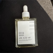 GODA Silk Body Oil 3.7 fl oz Vitamin E Grapeseed Olive Oil Unisex Yellow