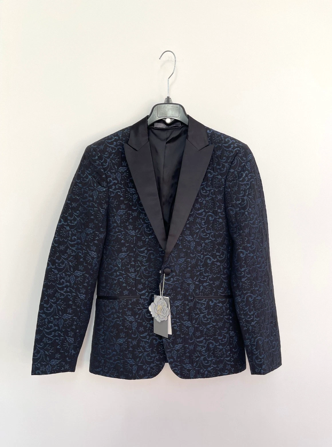 Zara Dinner Suit Blazer Jacket Black Blue Paisley Print Slim Fit 38" Chest BNWT
Opens in a new windo