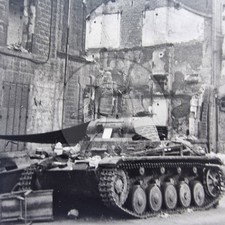 Foto 2WK Frankreich Wehrmacht PzKpfw II Panzerkampfwagen Battledamage [D19]