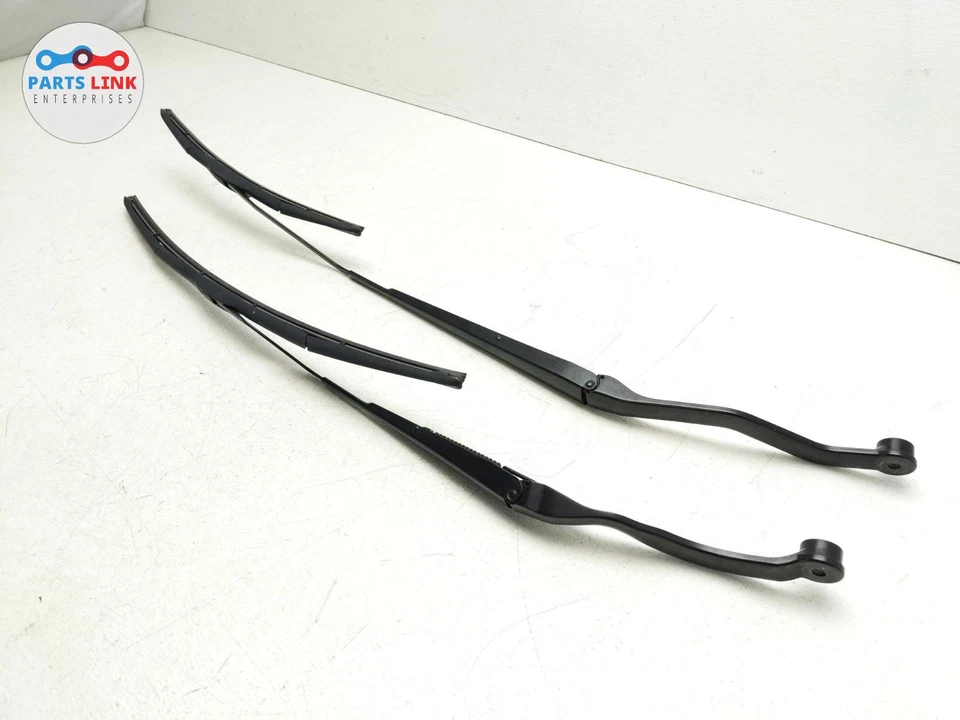 08-14 JUEGO DE ESCOBILLAS LIMPIAPARABRISAS DELANTERO DERECHO IZQUIERDO FERRARI CALIFORNIA F149 Foto 3 de 4