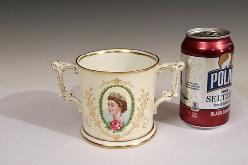 édition limitée Coupe commémorative couronnement de la reine Elizabeth II Royal Crown Derby - Photo 9/10