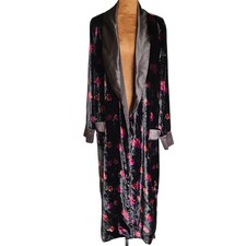 Victoria  s Secret Black Velvet Floral Satin Long Robe Size M Open Pockets