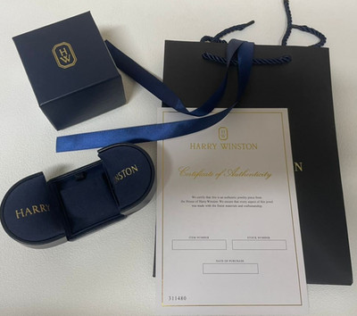 Harry Winston Necklace / Pendant Jewelry Case with Bag , Ribbon & Certificate