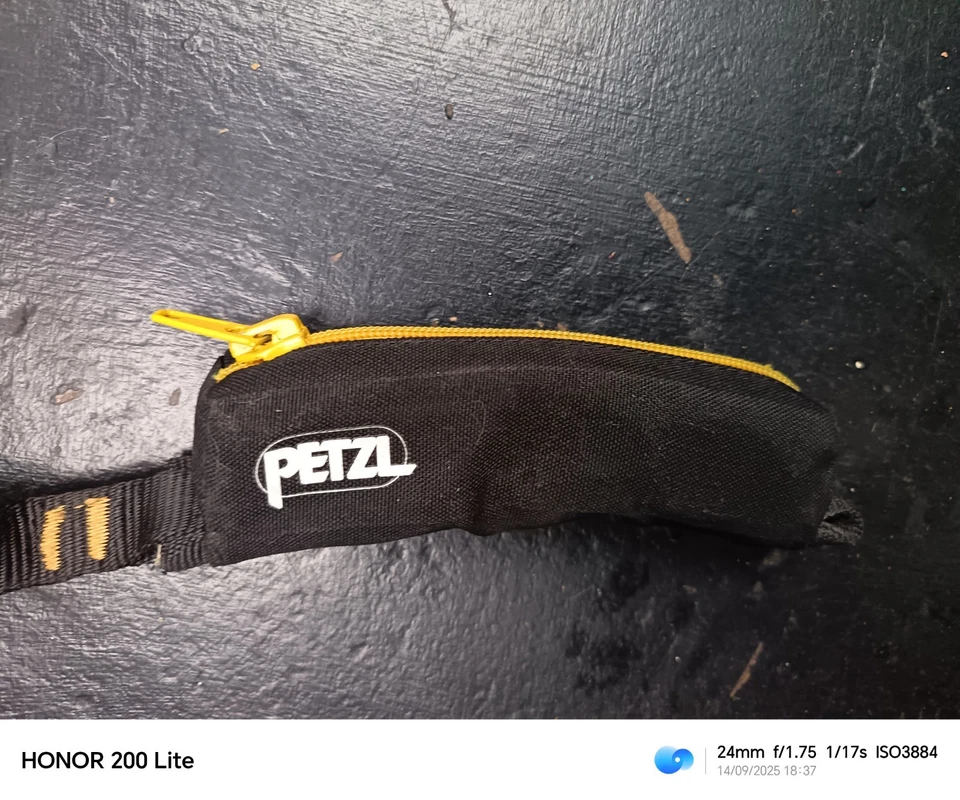 Petzl ABSORBICA® Y fall arrest Double Lanyards self locking hooks/Absorber/100cm - Image 3 of 4