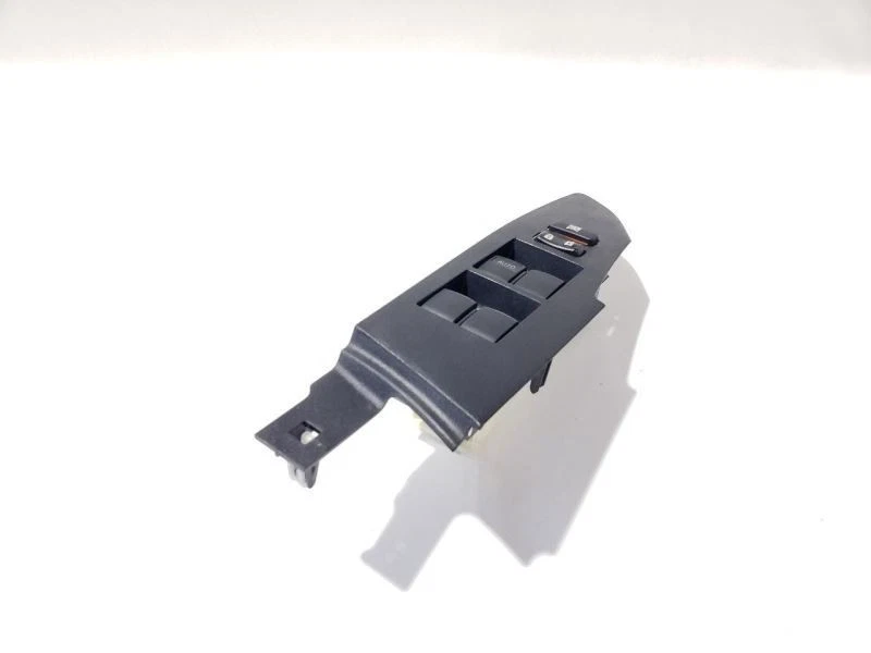 Interruptor de puerta principal del conductor 74232-02E70 OEM 2017 Toyota Corolla  Foto 2 de 4