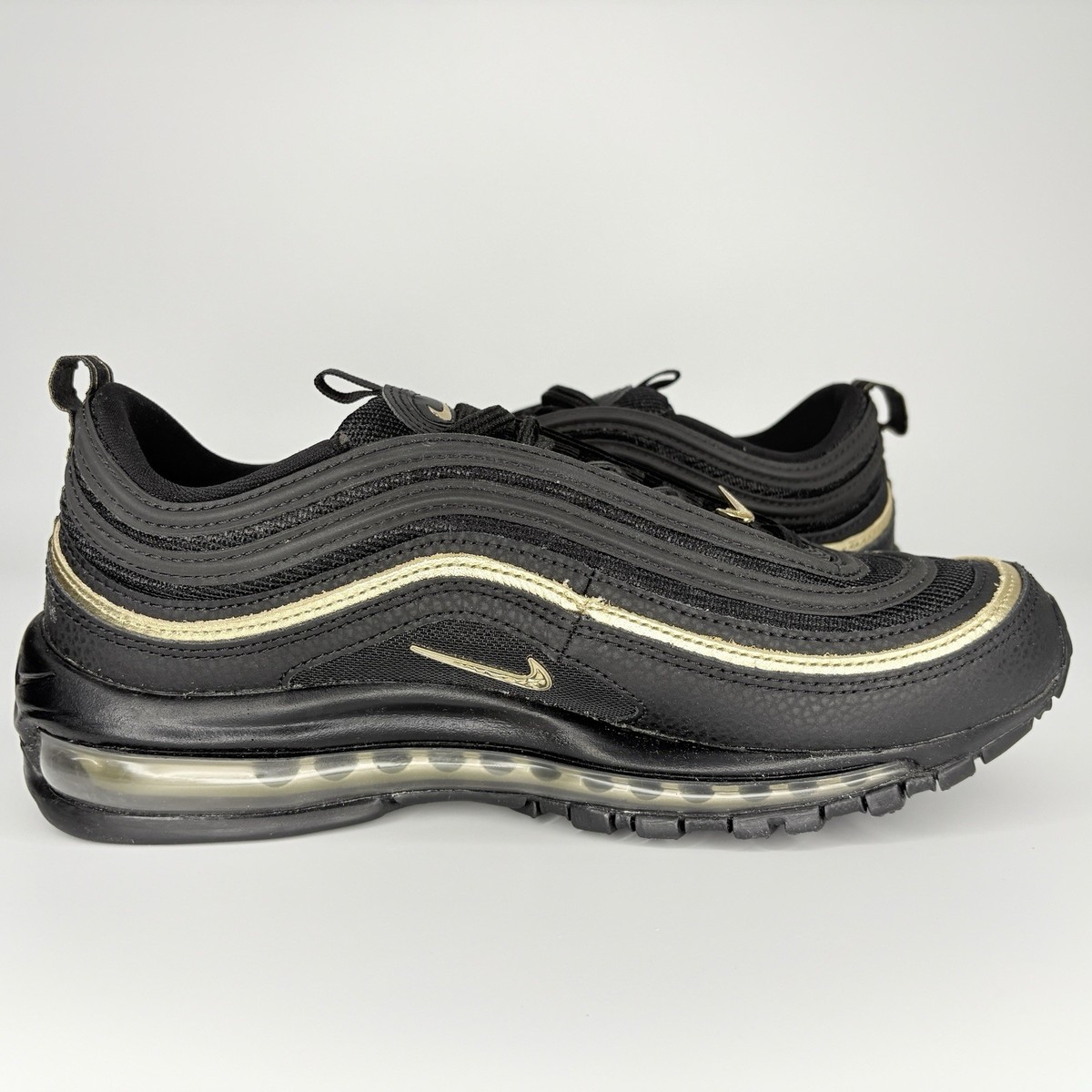 Nike Air Max 97 ブラック/ゴールド The Nike Air Max 97 Black Metallic Gold Releases Holiday 2023