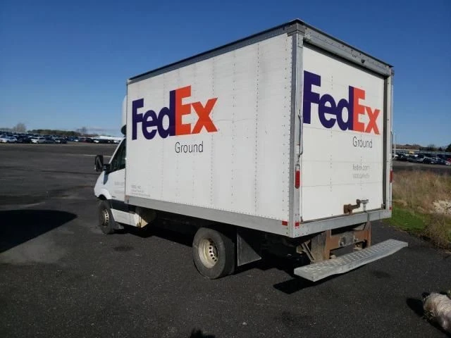 Mercedes-Benz Sprinter 3500 (solo camioneta local) 2016 rodilla delantera 1562305 Foto 3 de 4