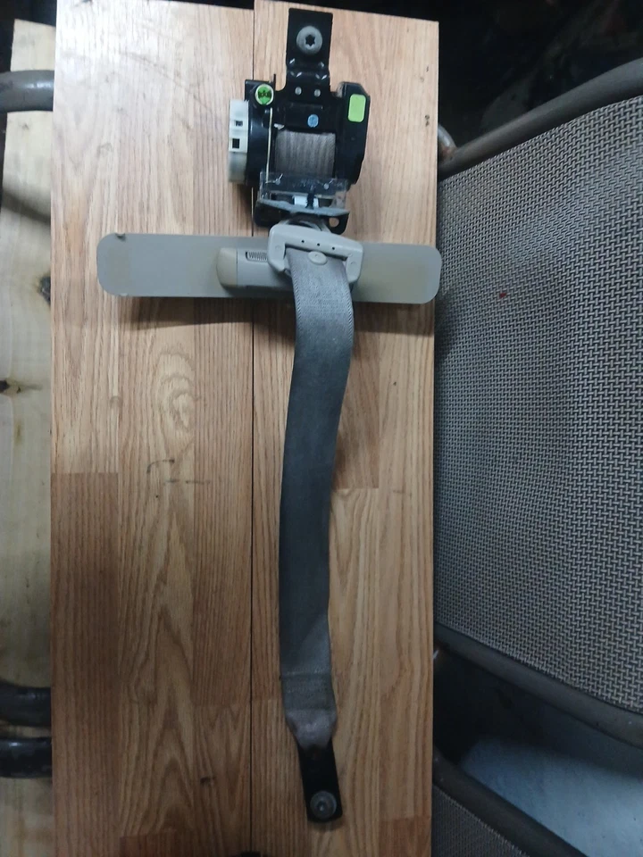 2006-2010 Ford Explorer Front Left Driver Seat Belt Retractor Assembly OEM - Image 4 of 4