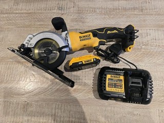 DEWALT DCS571 18v XR Brushless 115mm Circular Saw Inc. battery/ charger