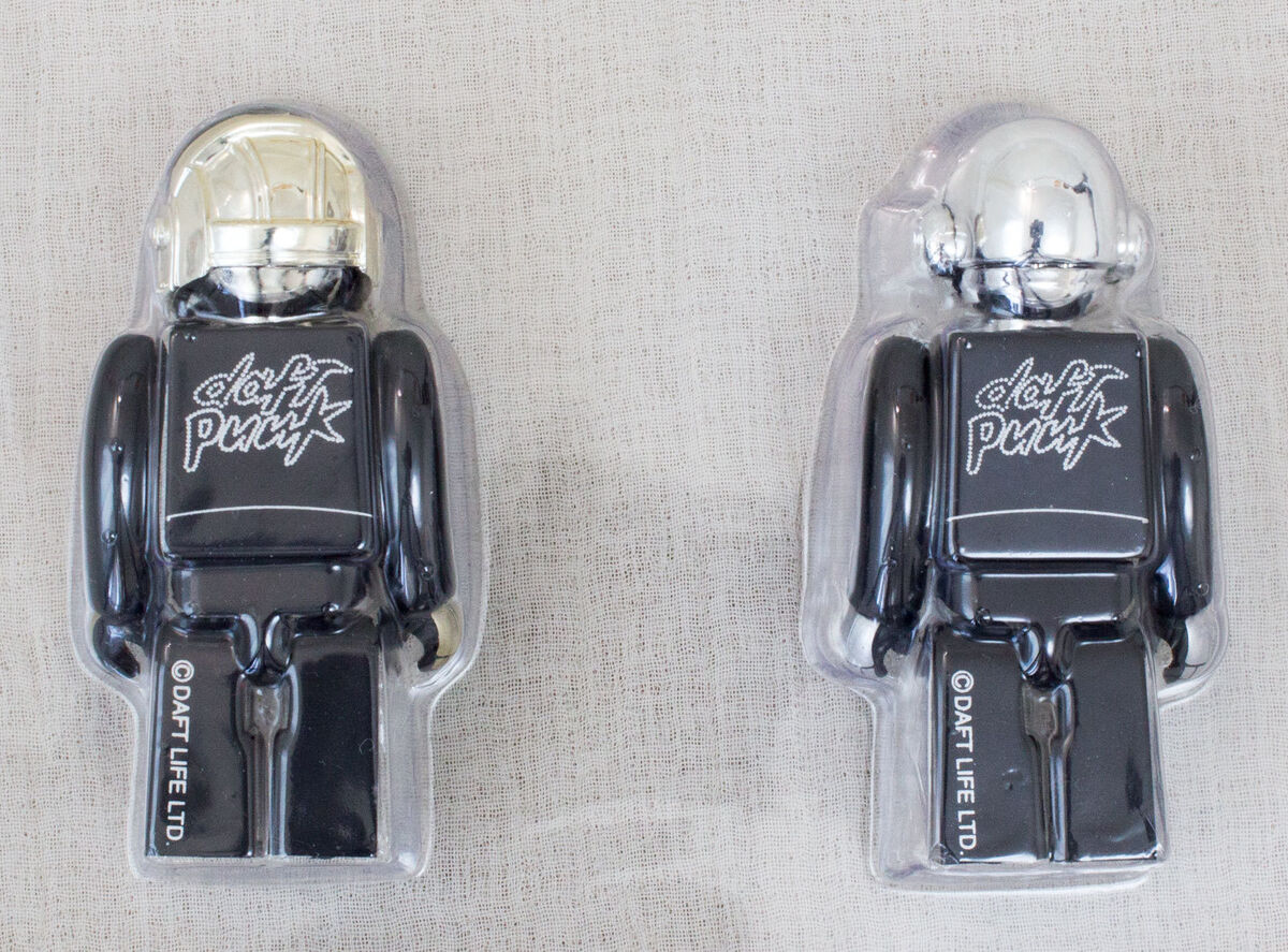 Super RARE! DAFT PUNK Kubrick 100% Set Figure Limited 3000 Super RARE! DAFT PUNK Kubrick 100% Set Figure Limited 3000