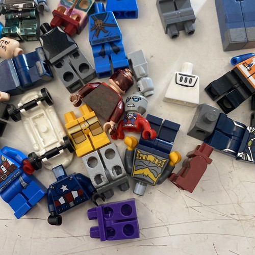 Lot Of Assorted LEGO BODY - Picture 3 of 5