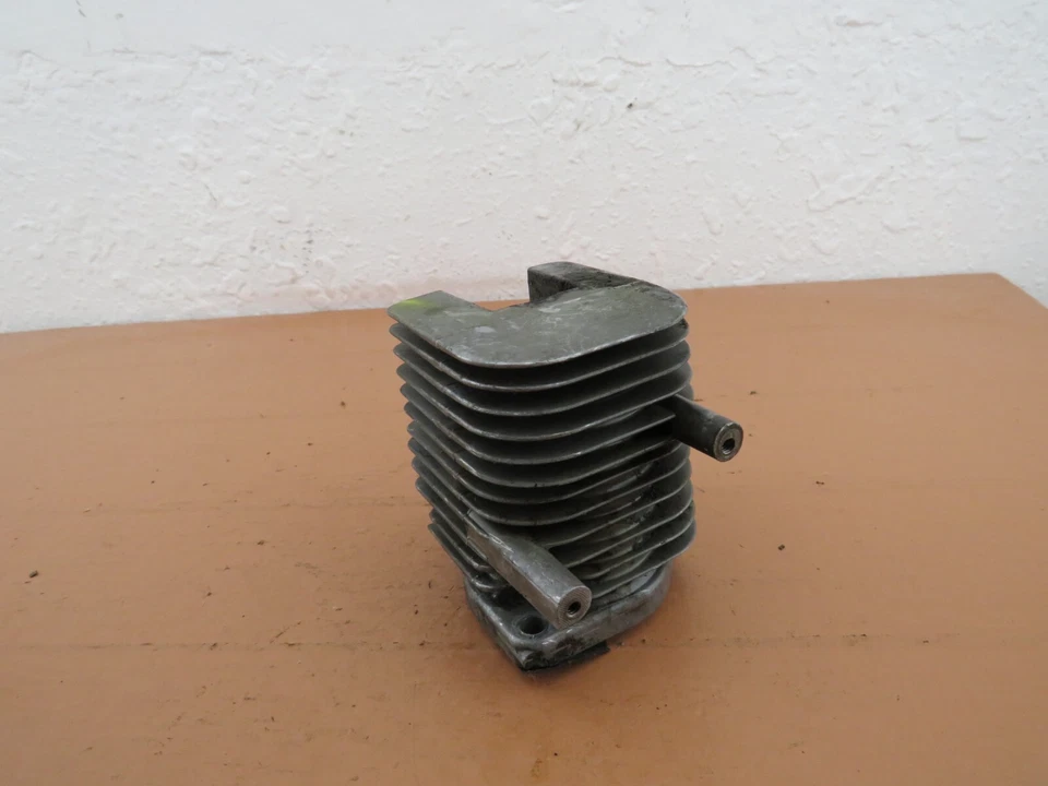 Motosierra Poulan Super XXV Counter Vibe cilindro OEM JO47 Foto 2 de 4