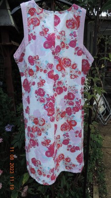 GRÖSSE 16/18 ÄRMELLOSES SOMMERBLUMENKLEID ~ ADINI