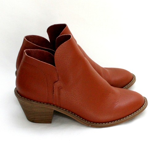 Brown Ankle Boots Chestnut 2 1/4 Heel Genuine Leather UNIVERSAL THREAD 5 1/2