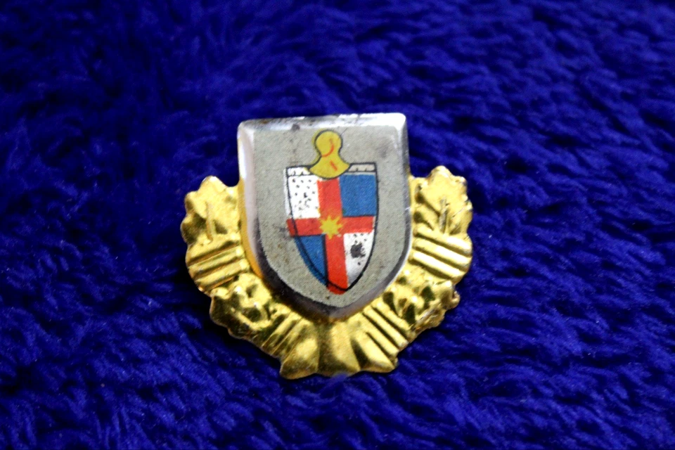 Vintage Metal Lincoln Hat Lapel Pin Accessory Emblem Logo Badge - Image 3 of 3