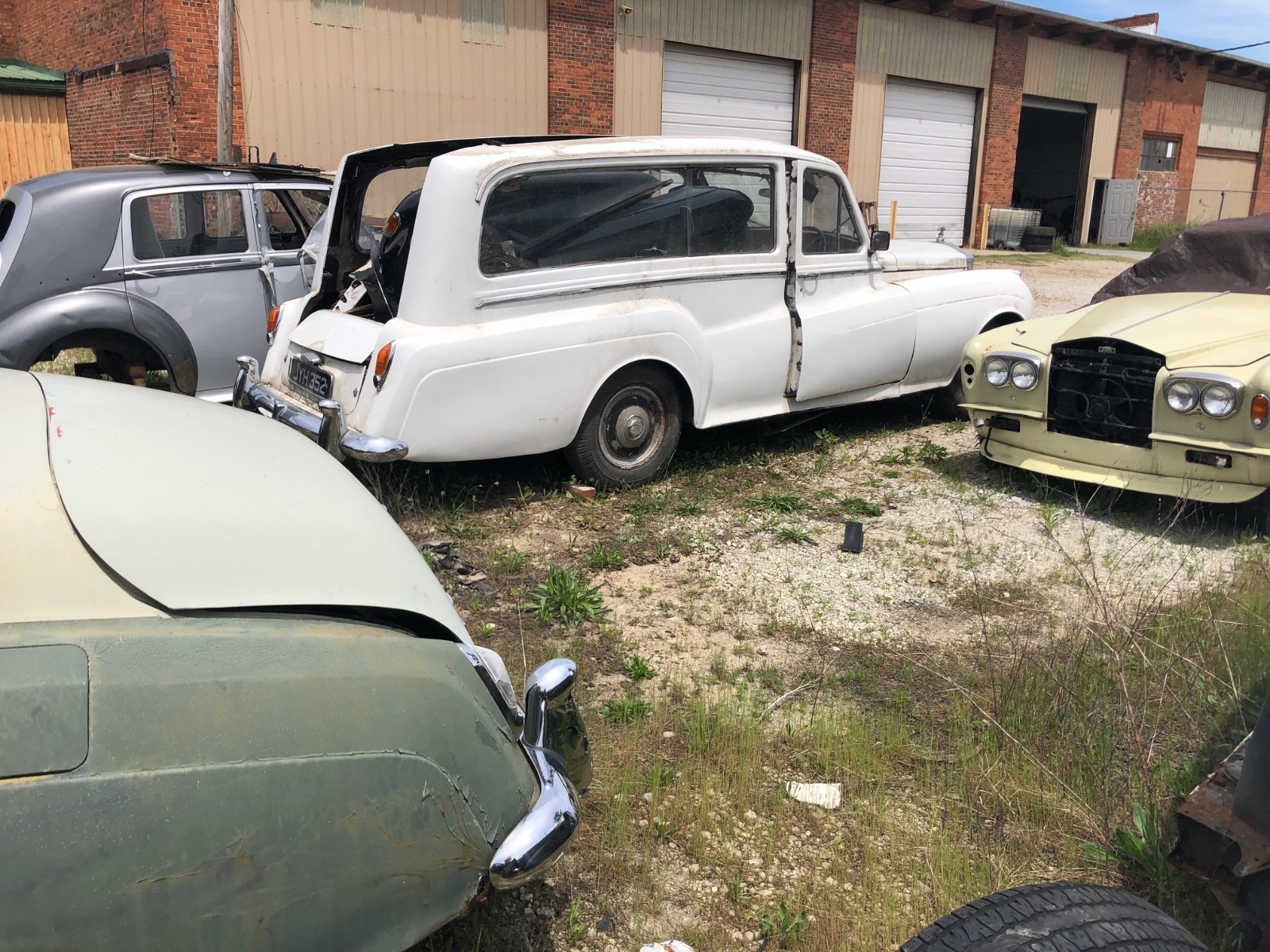 ROLLS ROYCE WRAITH DAWN BENTLEY GREASER. LARGEST USED 1946-55 INVENTORY ON EARTH