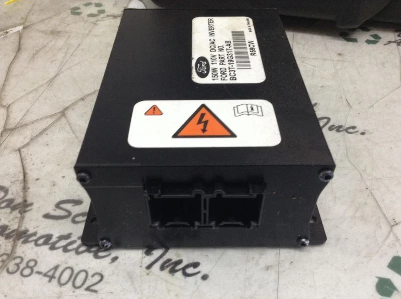 Conv/Invert/Charger Under Center Console Fits 11-16 FORD F250SD PICKUP 315545 — 第 2/4 张图片