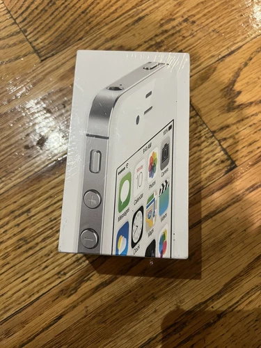 Apple iPhone 4s - 8GB - White Unlocked A1387 CDMA + GSM