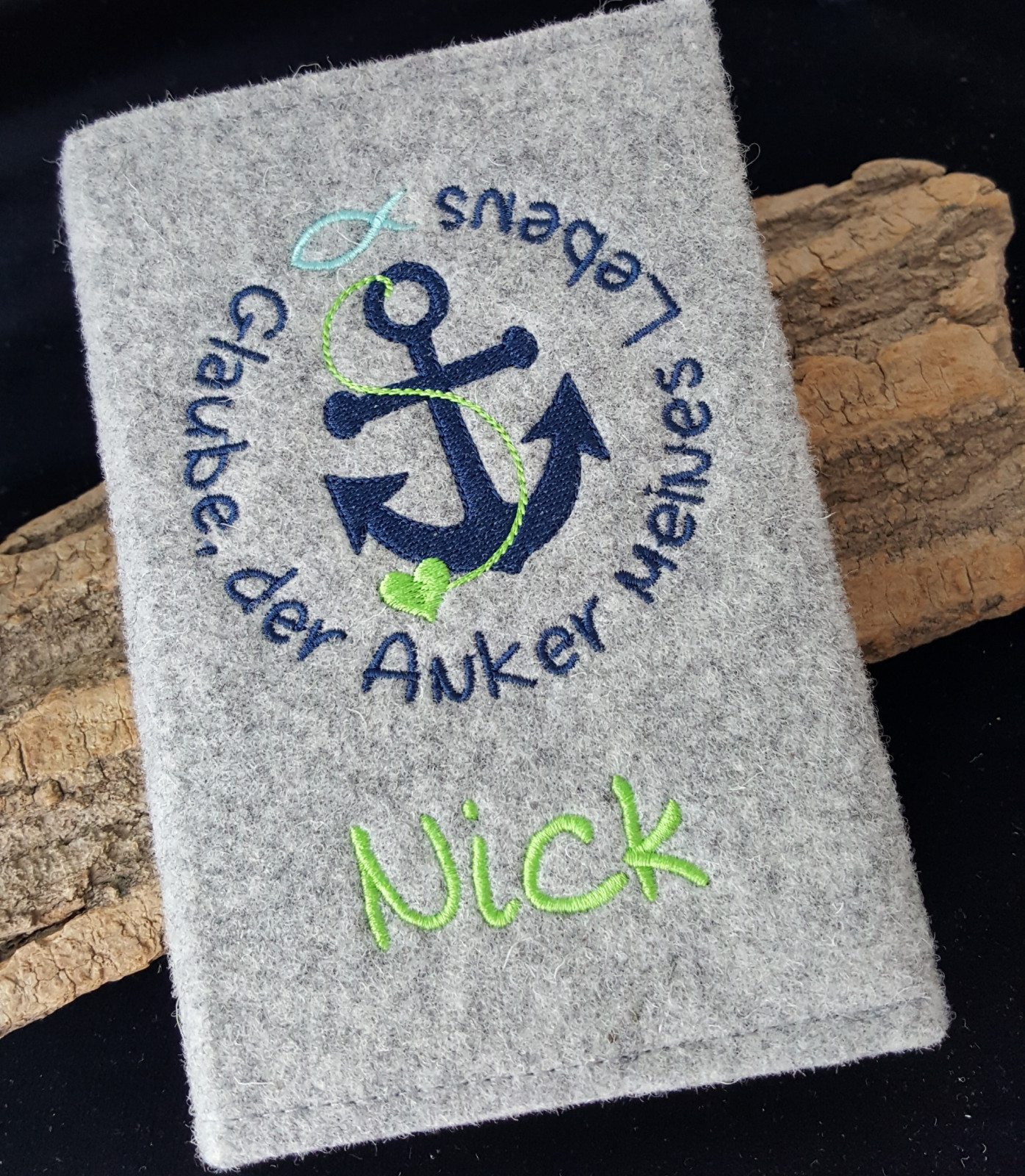 Gotteslob Hülle aus Wollfilz mit Namen Anker Herz Fisch für Kommunion blau/grün