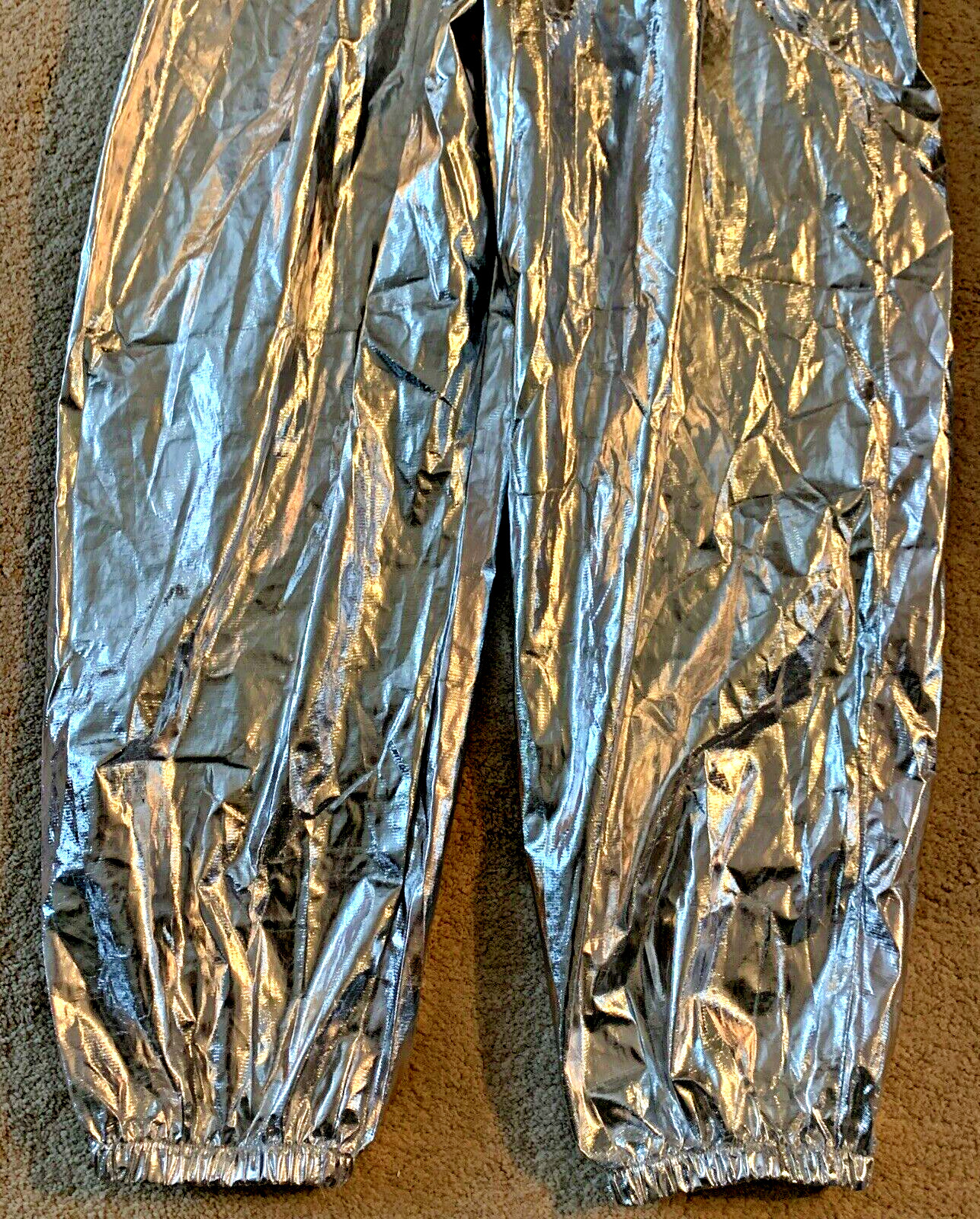 New  SPACE SUIT ASTRONAUT COSTUME   Silver Jumpsuit    UNISEX ADULT  M / L   NWT