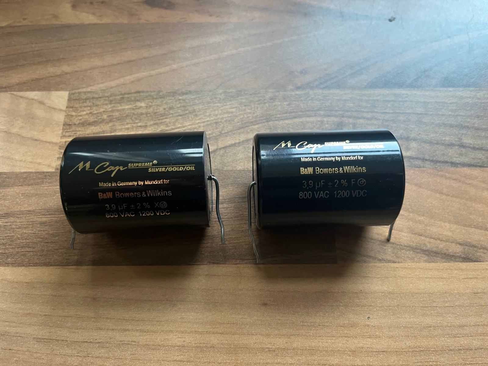 Mundorf Mcap Supreme Silver Gold Oil capacitors 3.9uf matched pair