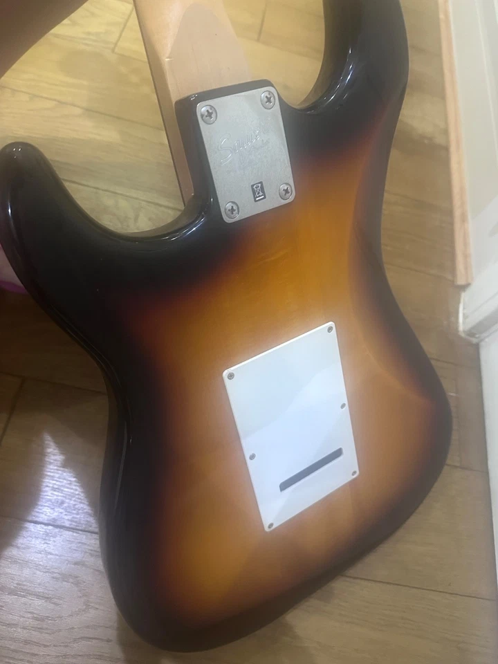 Fender Player Stratocaster Electric Guitar, Maple Fingerboard - 3 Color Sunburst, photo 4 of 5