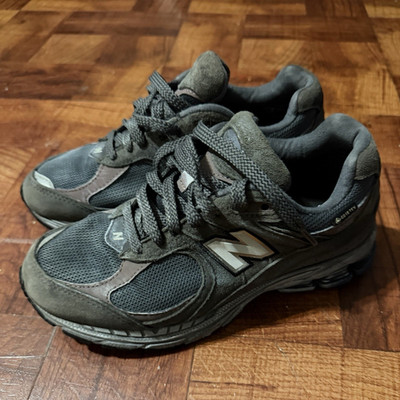 New Balance 2002R GORE-TEX Black and grey Nubuck Low Top Sneakers M2002RXQ