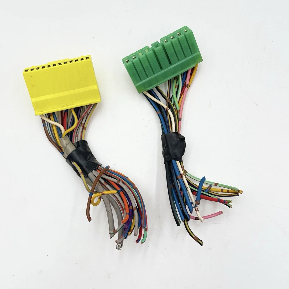 1991-1993 GEO TRACKER SIDEKICK 1.6L ECM ECU 33920-56B30 WIRING HARNESS PLUGS - Image 4 of 4