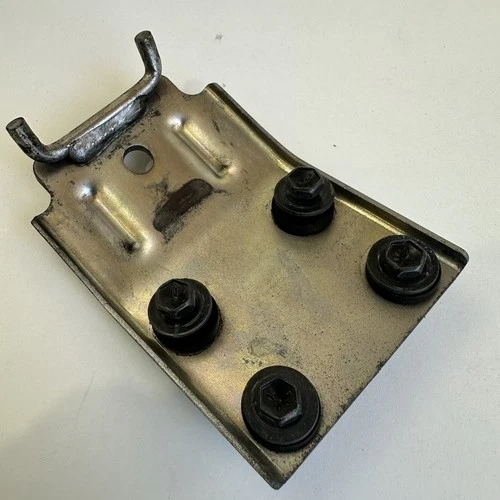BRACKET, REAR