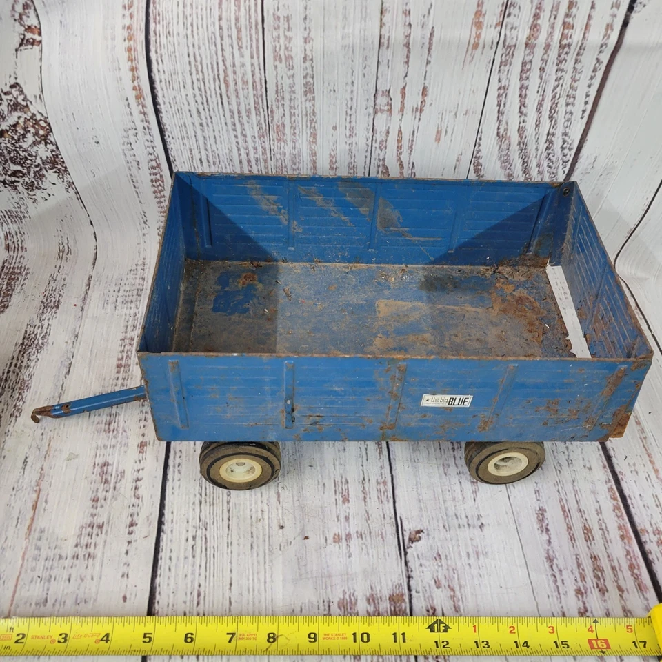 Vintage Ertl 1/12 Scale pressed steel stake side trailer/wagon blue/ white rims - Image 3 of 4