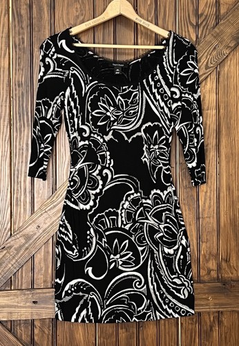 Robe Blouson Noir à Imprimé Fleuri White House Black Market - Taille S, Très Bon état, Parfaite Pour Les Fêtes