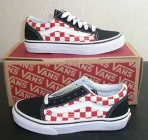 vans old skool black and red checkerboard