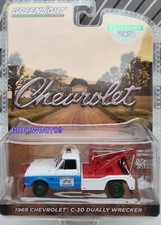 GREENLIGHT HOBBY EXCLUSIVE 1969 CHEVROLET C-30 DUALLY WRECKER GREEN MACHINE