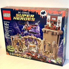 LEGO DC 76052 Batman Classic TV Batcave 2526pcs 9 Minifigs Retired New Sealed
