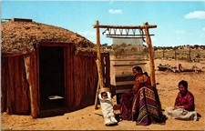 Navajo Indians Rug Weaving Hogan Arizona Vintage Chrome Postcard ES-516