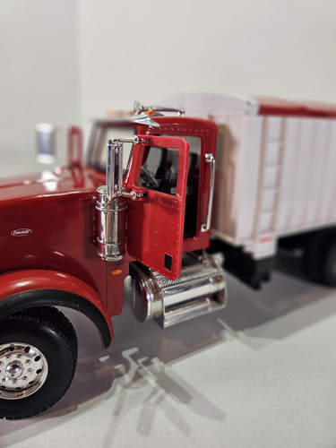 Ertl Big Farm Peterbilt 367 Truck With Grain Box Lights & Sounds Work 21" 1/16th - Picture 19 of 21