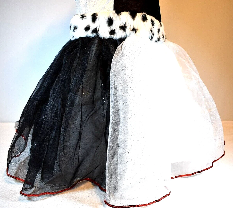 Disfraz infantil "Little Cruella De Vil" blanco y negro con detalles de piel - Lg para niña Foto 3 de 4