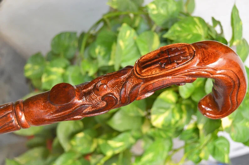 BÂTON DE MARCHE en bois sculpté à la main canne en bois sculpté cadeau