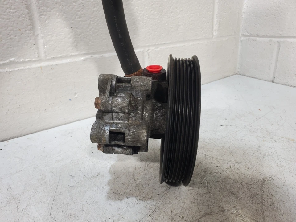 Bomba de dirección asistida Chrysler Pacifica 2004-2006 con polea y depósito Foto 4 de 4