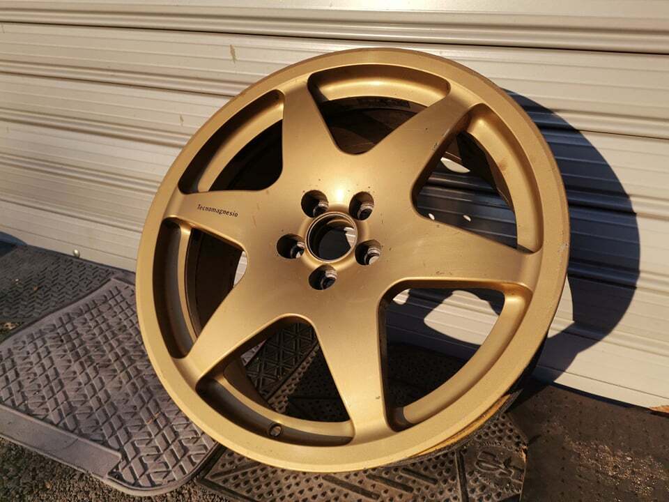1 x Tecnomagnesio rally wheel 7.5x18 5x100 racing magnesium 1 x Tecnomagnesio rally wheel 7.5x18 5x100 racing magnesium