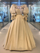 Luxury Vintage Puff Sleeves Wedding Dresses with Lace Appliques Bridal Gowns