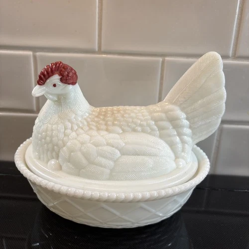 Westmoreland Vintage Milk Glass Hen on Nest Covered Dish With Split Tail
