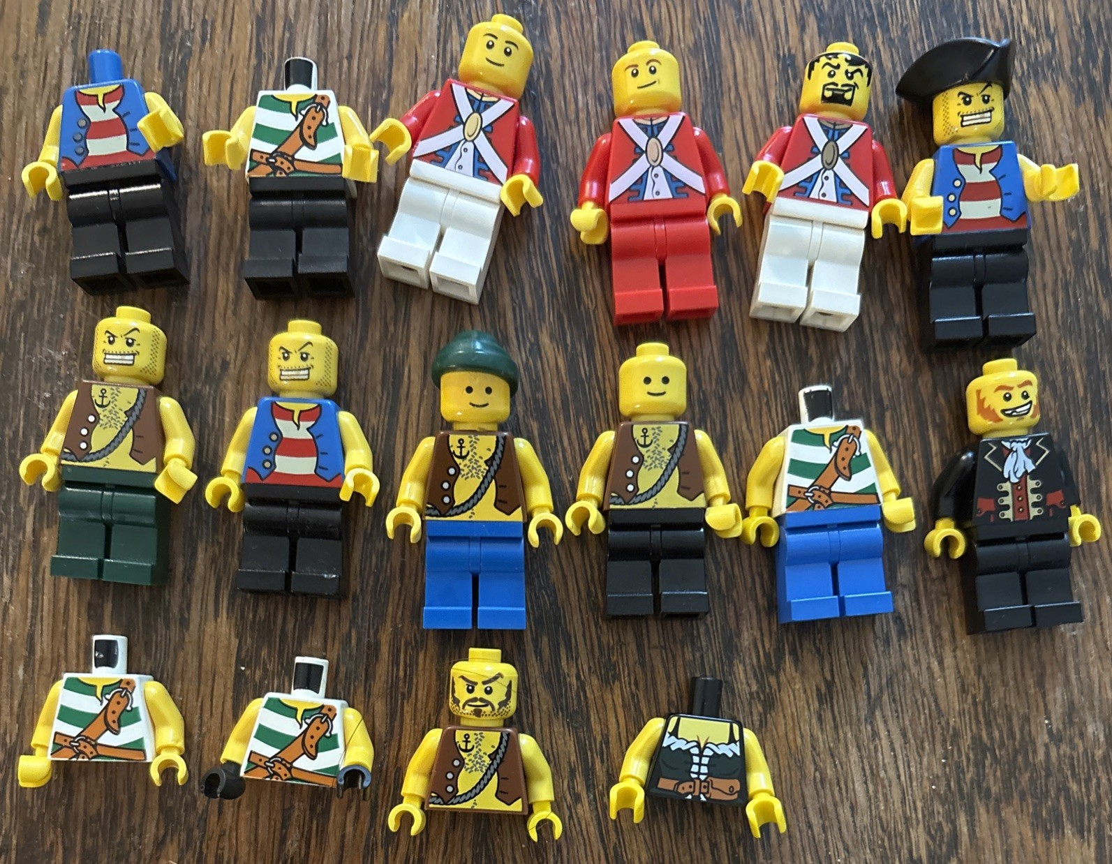LEGO Pirates Chess Set (852751) - 16 Minifigures