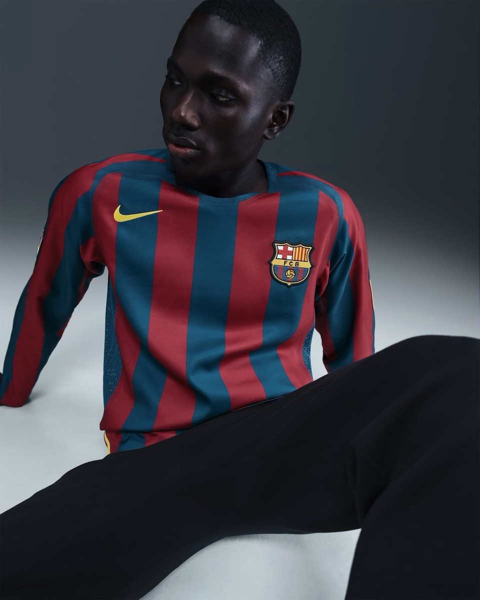 NEW Nike FC Barcelona 05/06 Reissue Replica Long-Sleeve Jersey